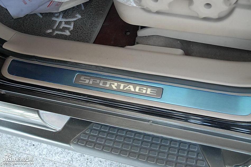 狮跑2.0L GLS2驱自动型内饰