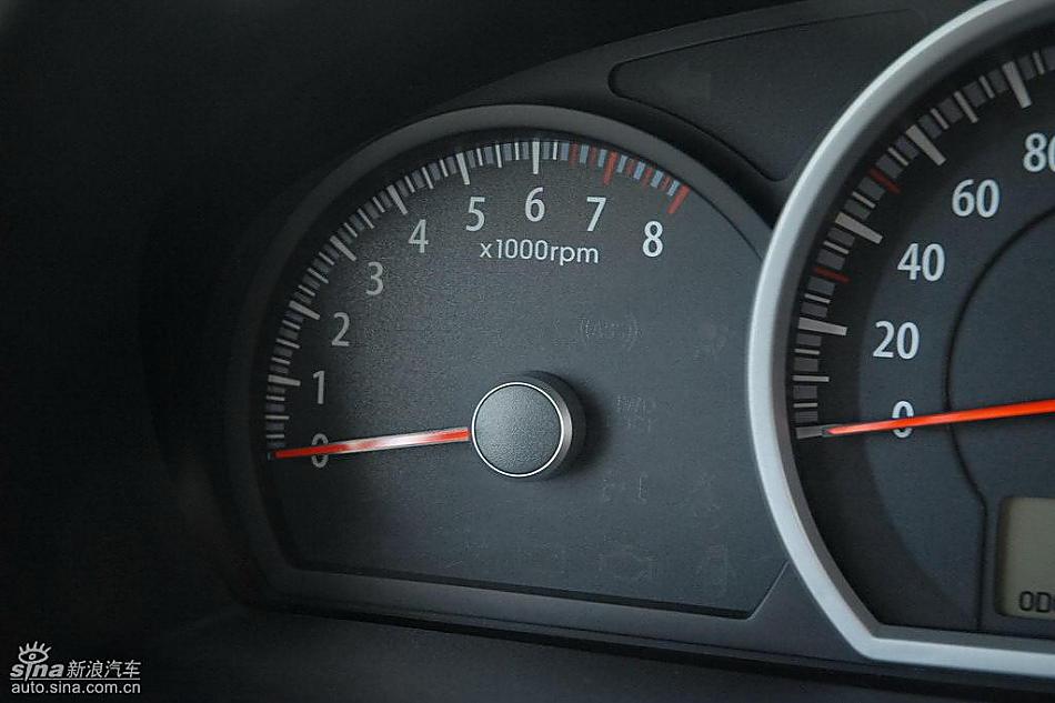 狮跑2.0L GLS2驱自动型内饰