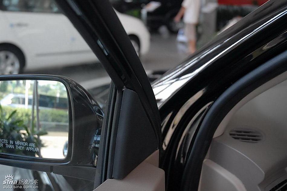 狮跑2.0L GLS2驱自动型内饰