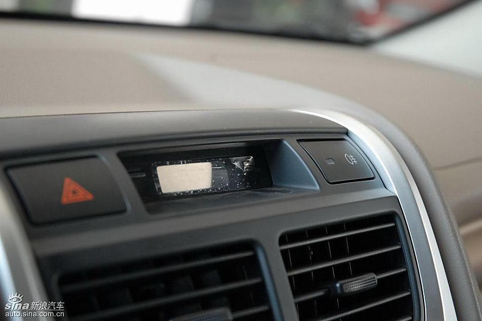 狮跑2.0L GLS2驱自动型内饰