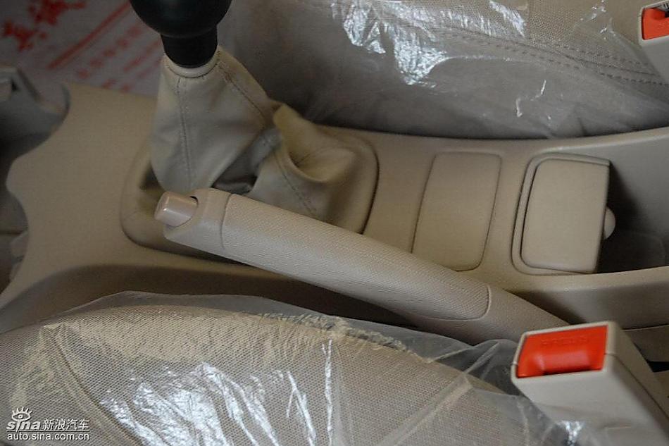 狮跑2.0L GLS2驱自动型内饰