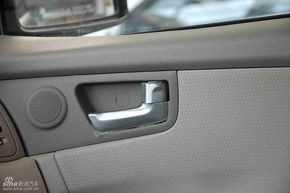 狮跑2.0L GLS2驱自动型内饰