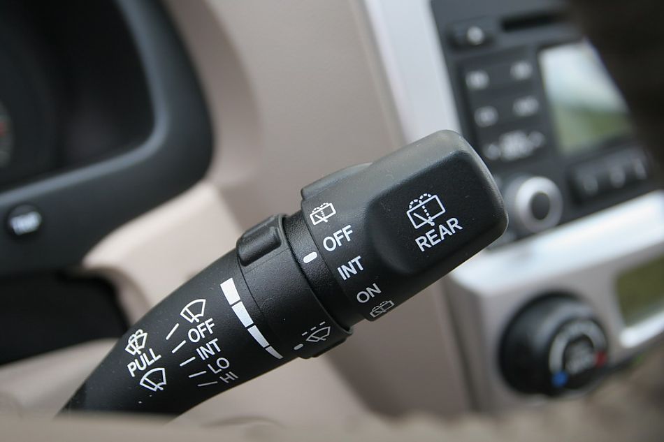 图为狮跑内饰及细节