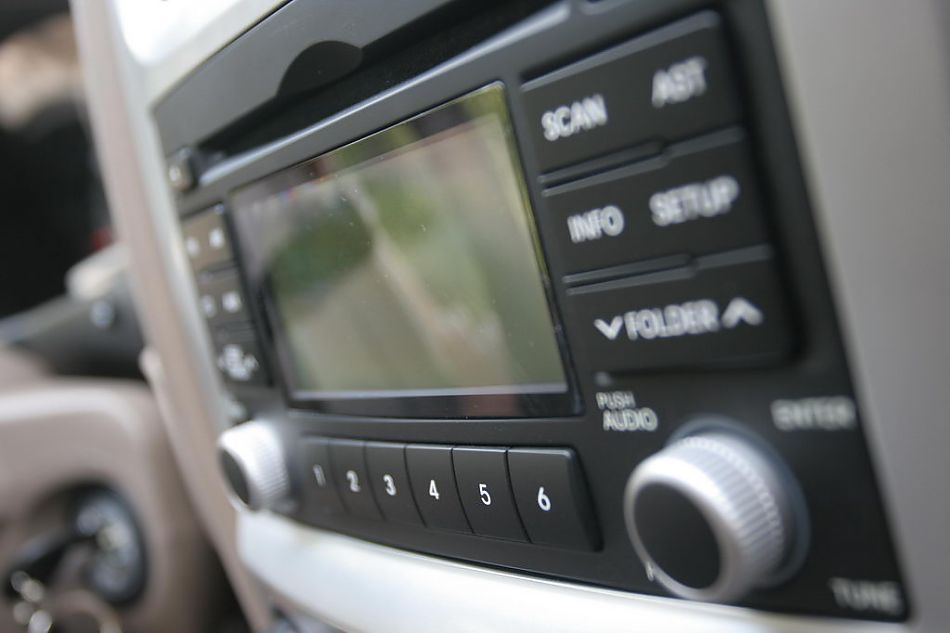 图为狮跑内饰及细节