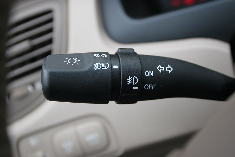 图为狮跑内饰及细节