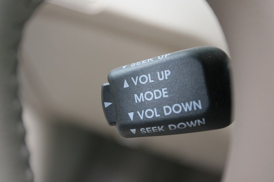 图为狮跑内饰及细节