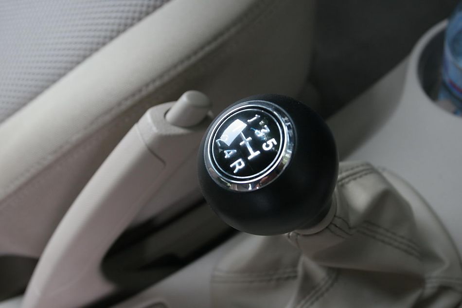 图为狮跑内饰及细节