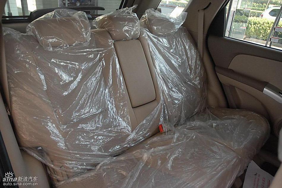 狮跑2.0L GLS2驱自动型内饰