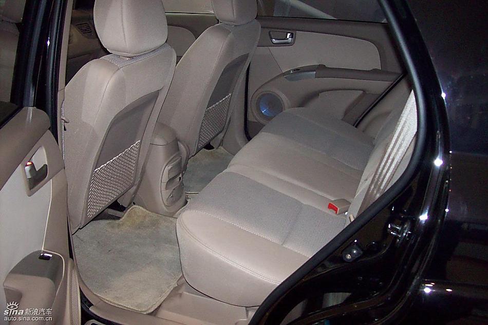 东风悦达起亚狮跑到店实拍图