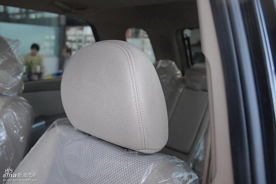 狮跑2.0L GLS2驱自动型内饰