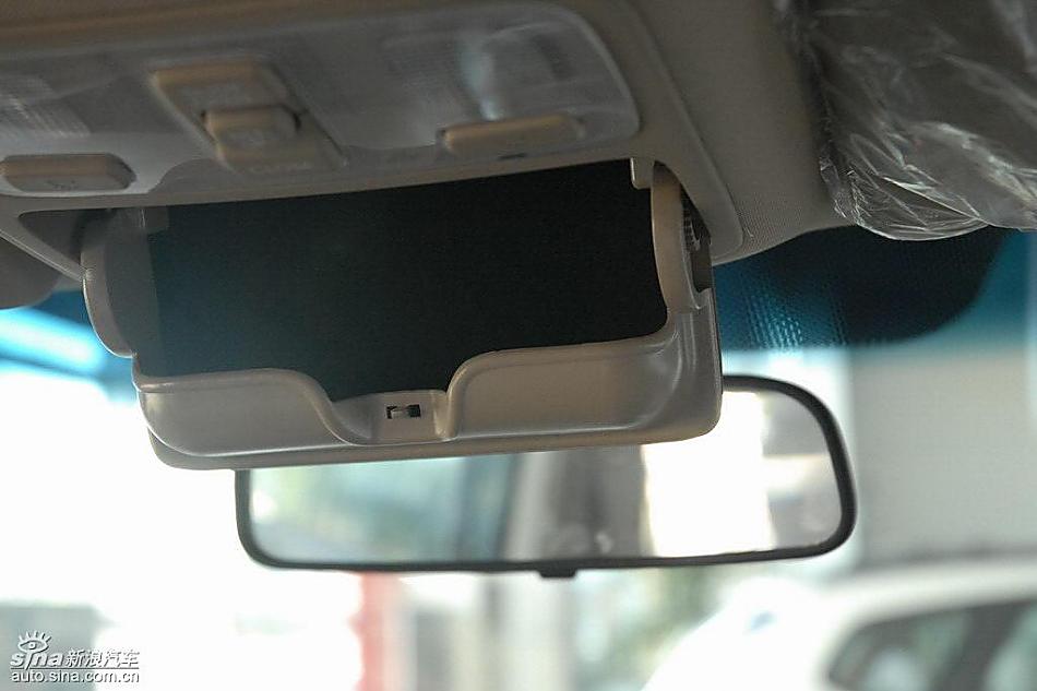 狮跑2.0L GLS2驱自动型内饰