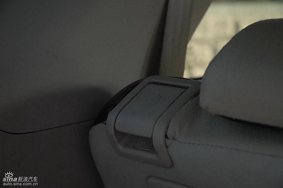 狮跑2.0L GLS2驱自动型内饰