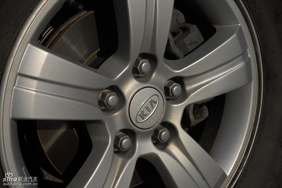 狮跑2.0L GLS2驱自动型外观