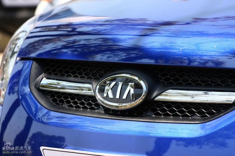 09款狮跑试驾实拍图外观