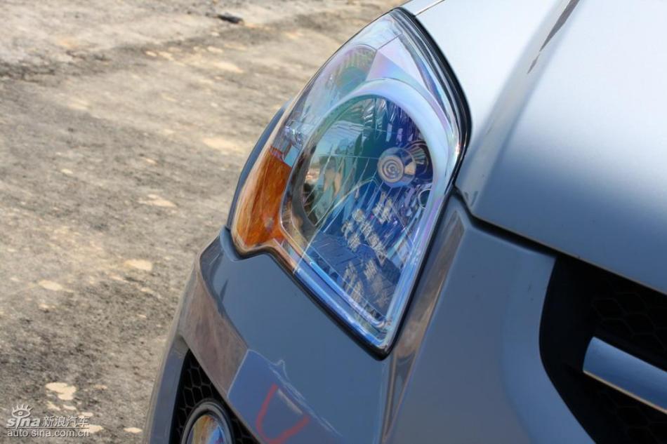 09款狮跑试驾实拍图外观