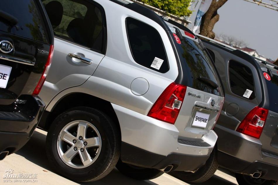 09款狮跑试驾实拍图外观