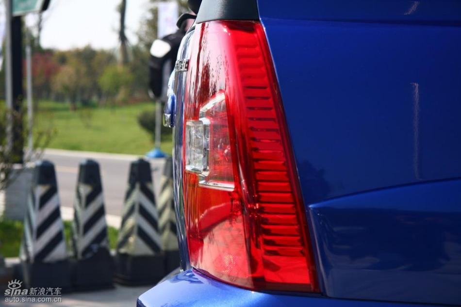 09款狮跑试驾实拍图外观