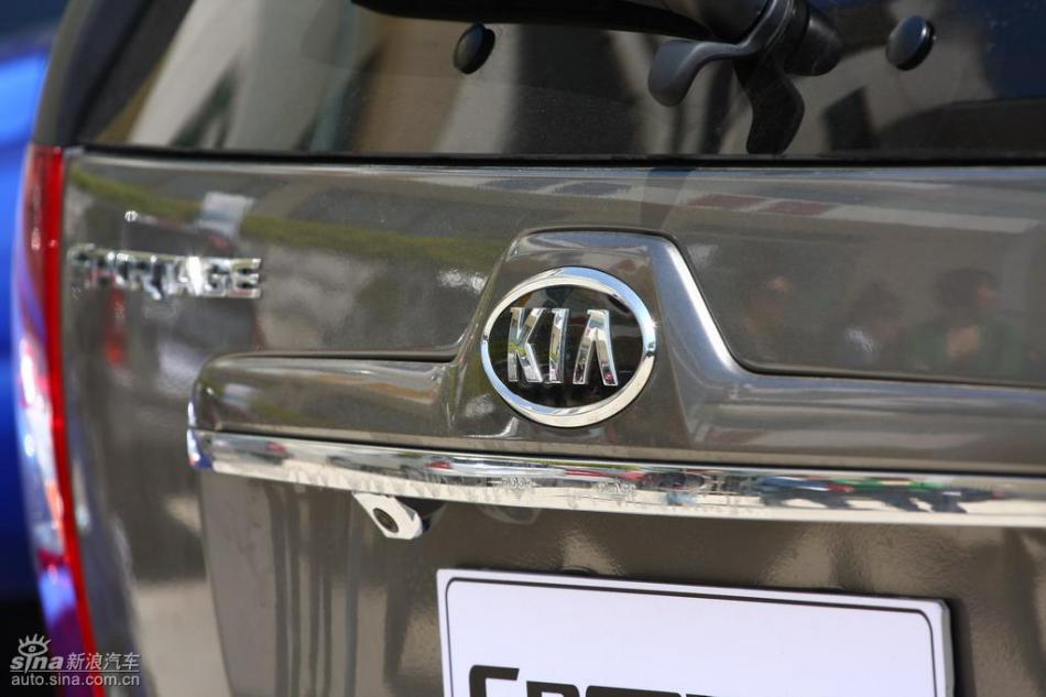 09款狮跑试驾实拍图外观