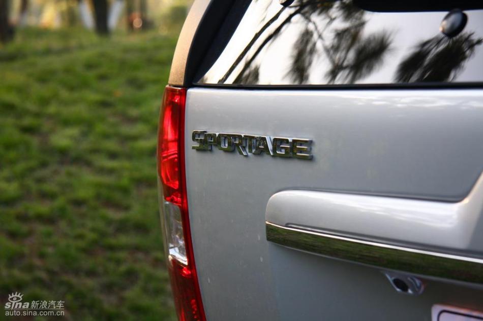 09款狮跑试驾实拍图外观