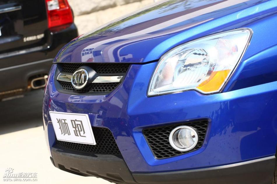 09款狮跑试驾实拍图外观