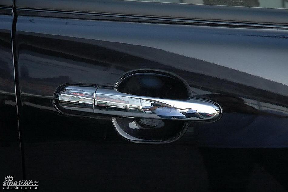 狮跑2.0L GLS2驱自动型外观