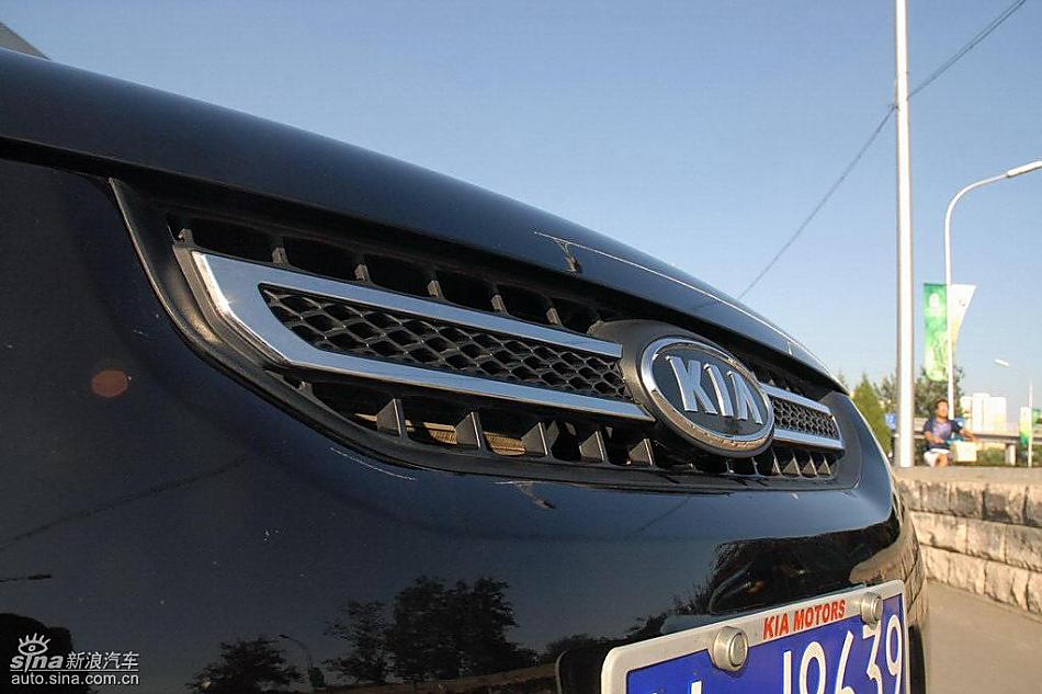 狮跑2.0L GLS2驱自动型外观