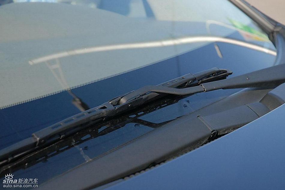 狮跑2.0L GLS2驱自动型外观