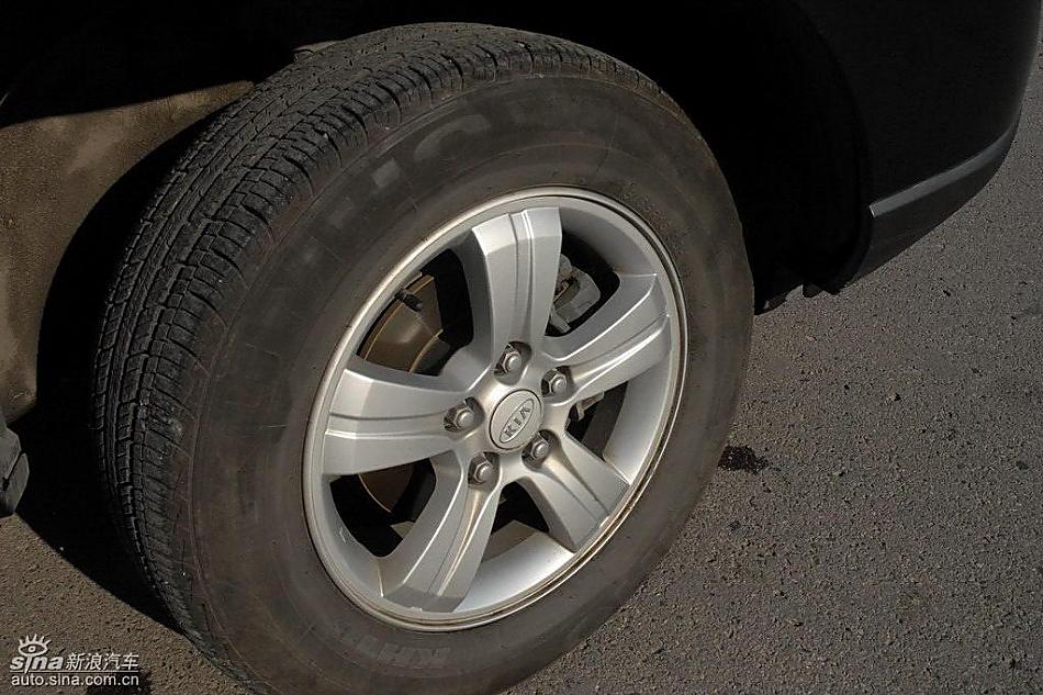 狮跑2.0L GLS2驱自动型外观