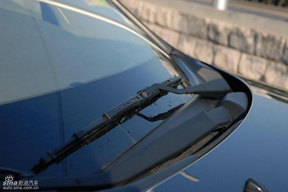 狮跑2.0L GLS2驱自动型外观