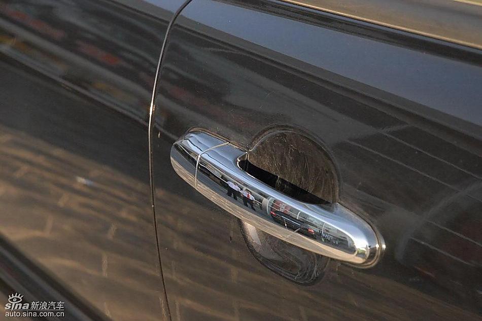 狮跑2.0L GLS2驱自动型外观