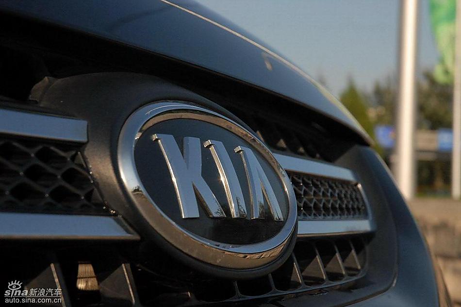 狮跑2.0L GLS2驱自动型外观