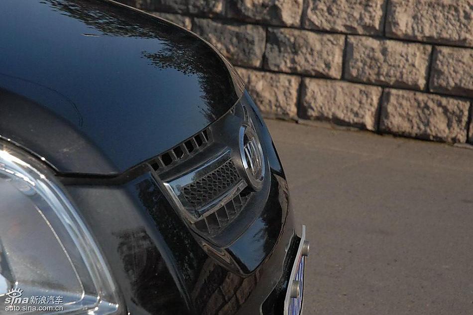 狮跑2.0L GLS2驱自动型外观