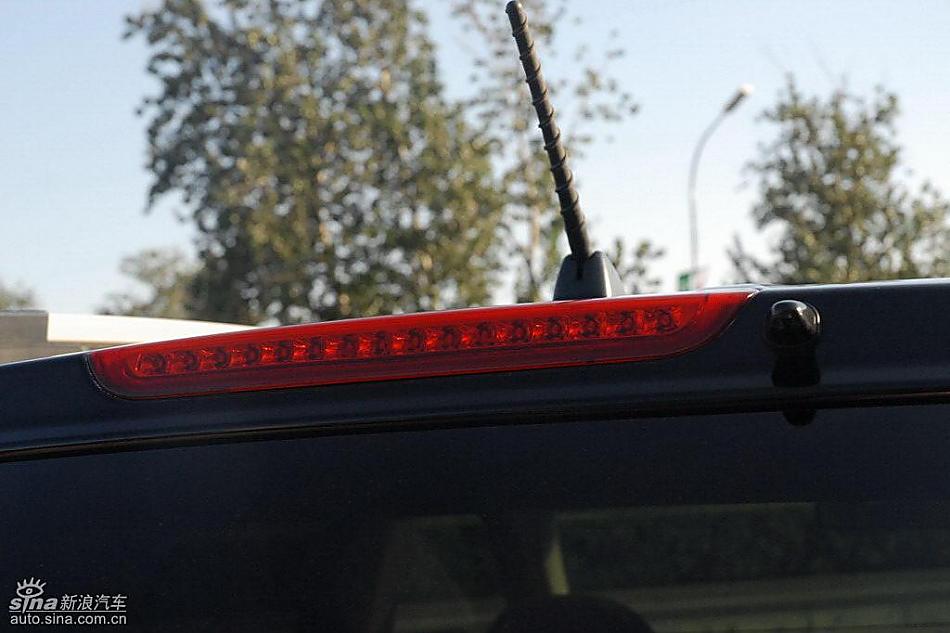 狮跑2.0L GLS2驱自动型外观