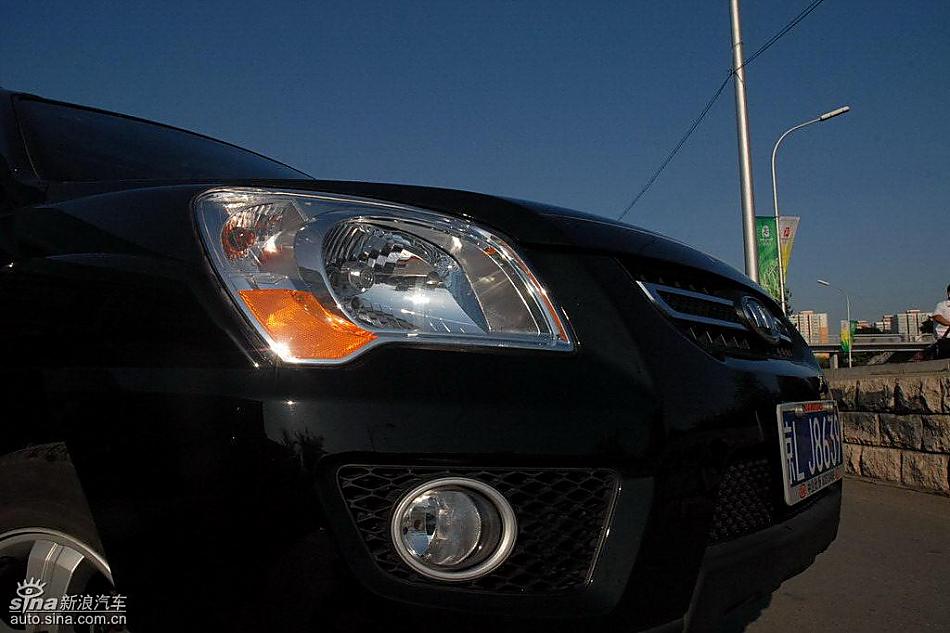 狮跑2.0L GLS2驱自动型外观