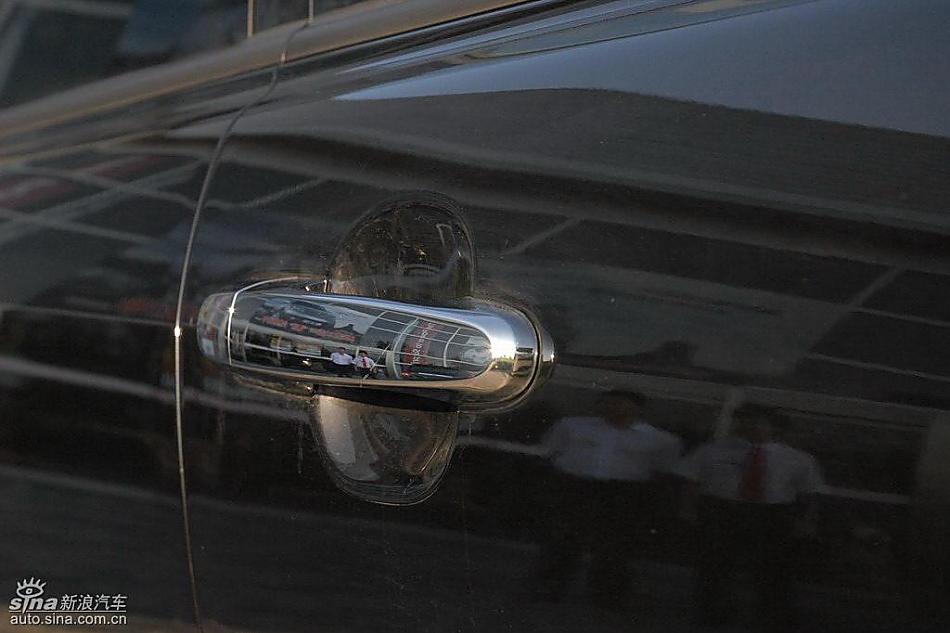 狮跑2.0L GLS2驱自动型外观