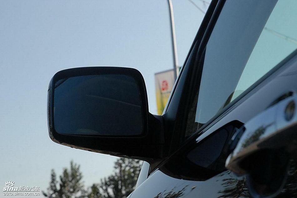 狮跑2.0L GLS2驱自动型外观