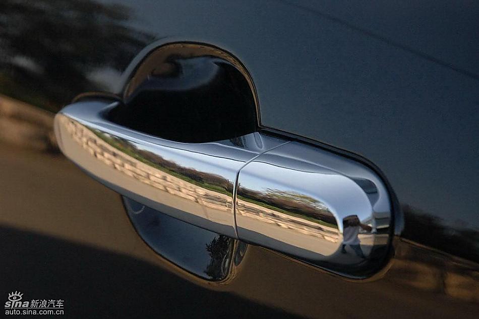 狮跑2.0L GLS2驱自动型外观