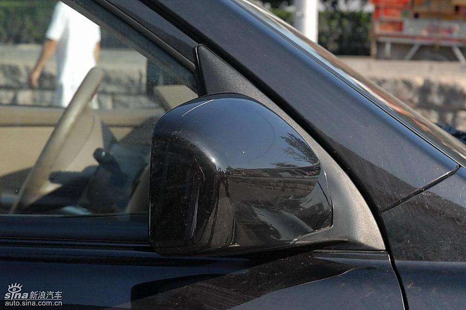 狮跑2.0L GLS2驱自动型外观