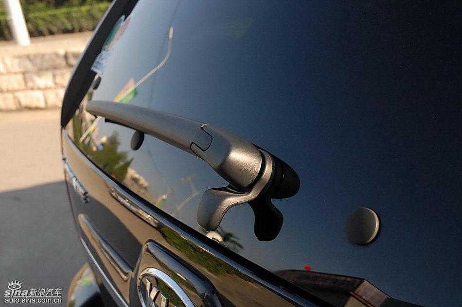 狮跑2.0L GLS2驱自动型外观