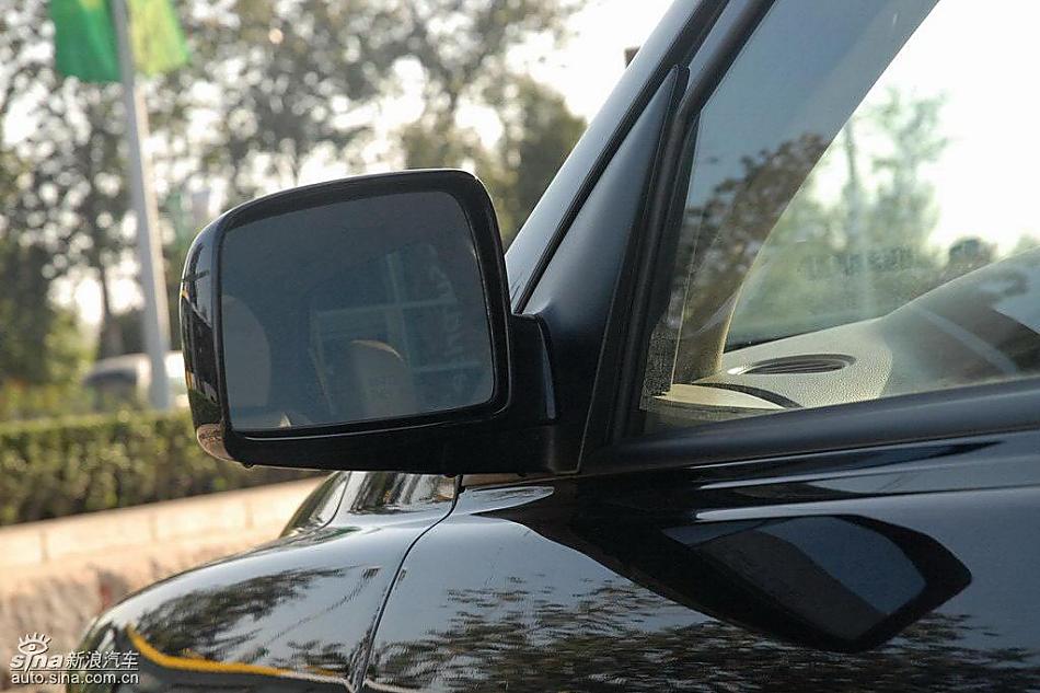 狮跑2.0L GLS2驱自动型外观