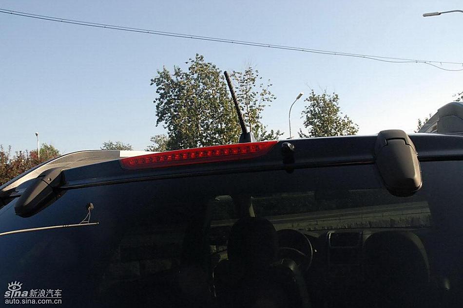 狮跑2.0L GLS2驱自动型外观