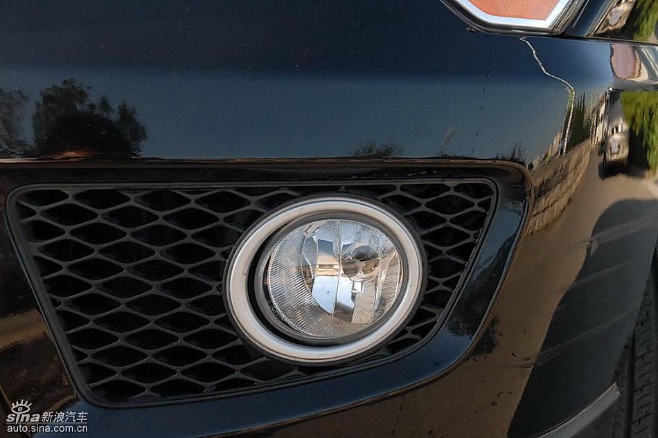 狮跑2.0L GLS2驱自动型外观