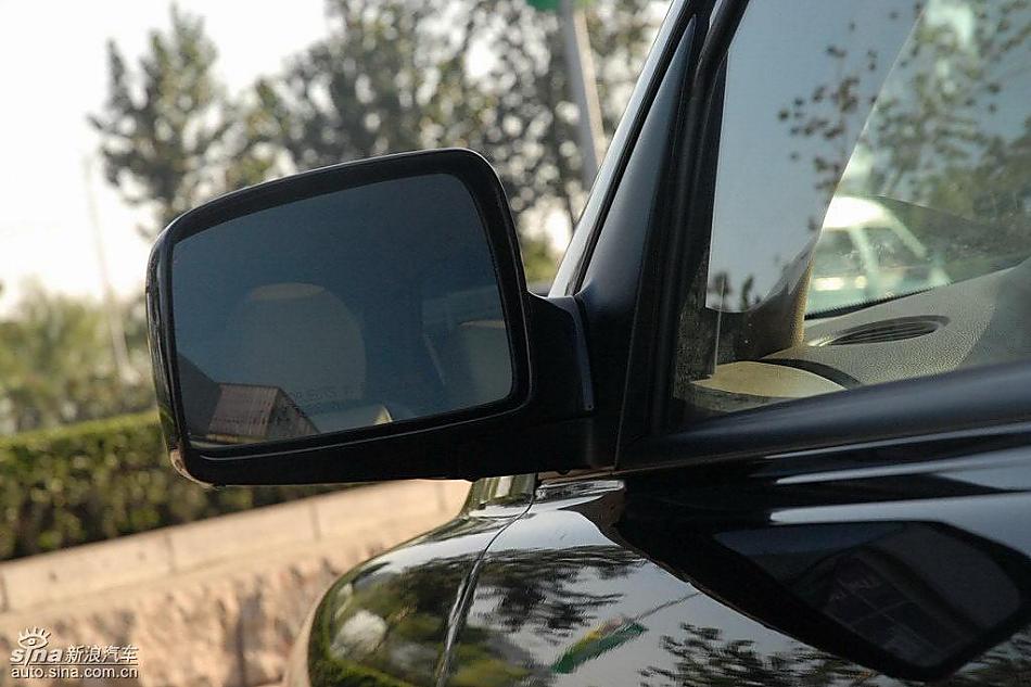 狮跑2.0L GLS2驱自动型外观