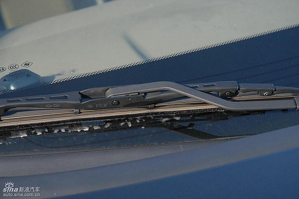 狮跑2.0L GLS2驱自动型外观