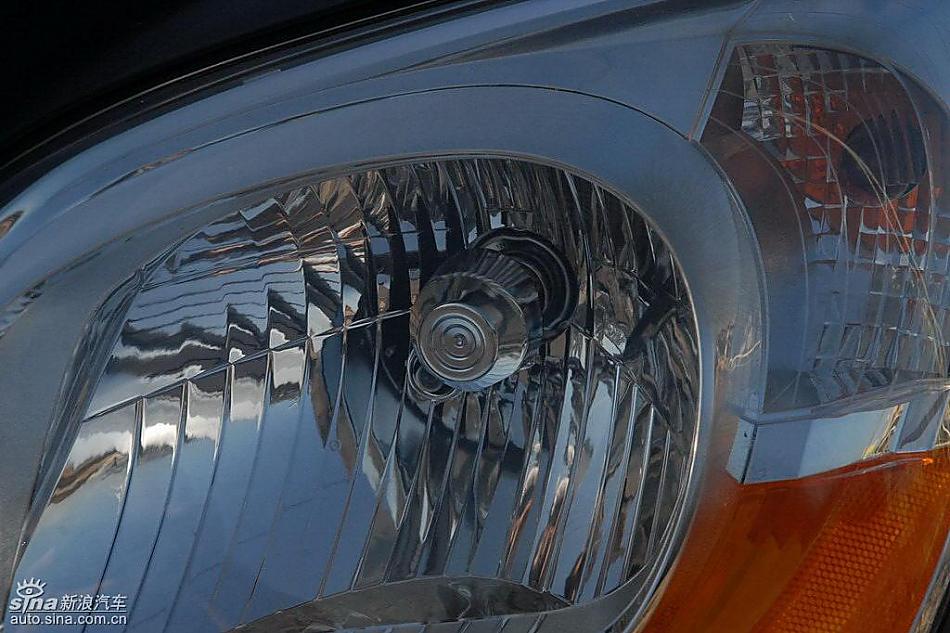 狮跑2.0L GLS2驱自动型外观