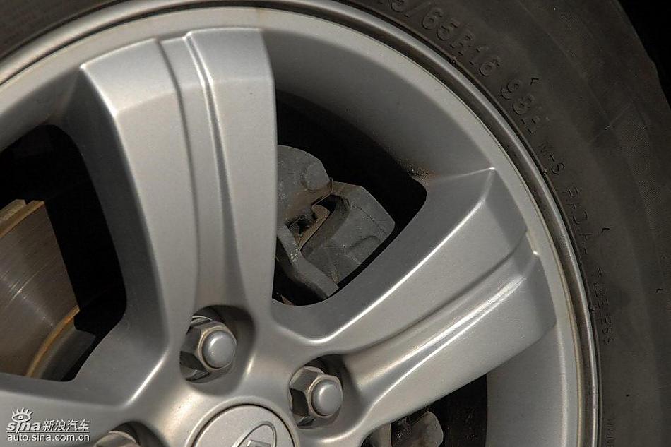 狮跑2.0L GLS2驱自动型外观