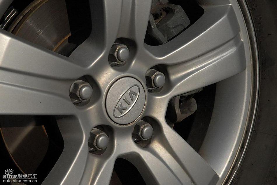 狮跑2.0L GLS2驱自动型外观