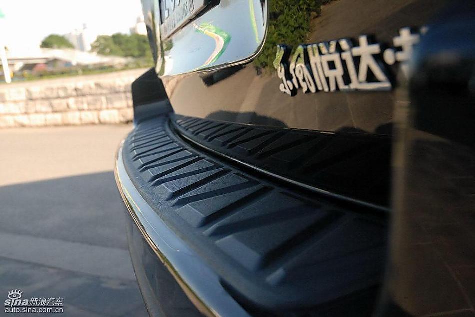 狮跑2.0L GLS2驱自动型外观