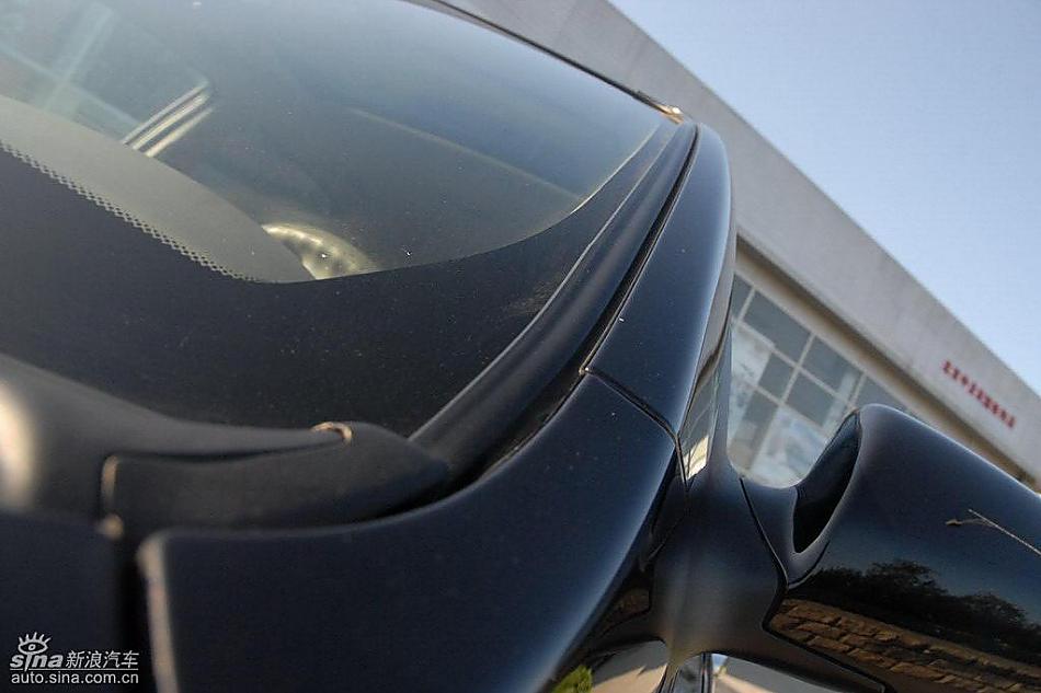 狮跑2.0L GLS2驱自动型外观