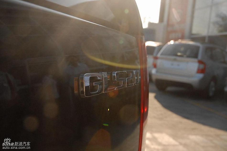 狮跑2.0L GLS2驱自动型外观